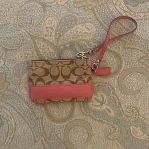 Great Coach wristlet.  Like new!!!